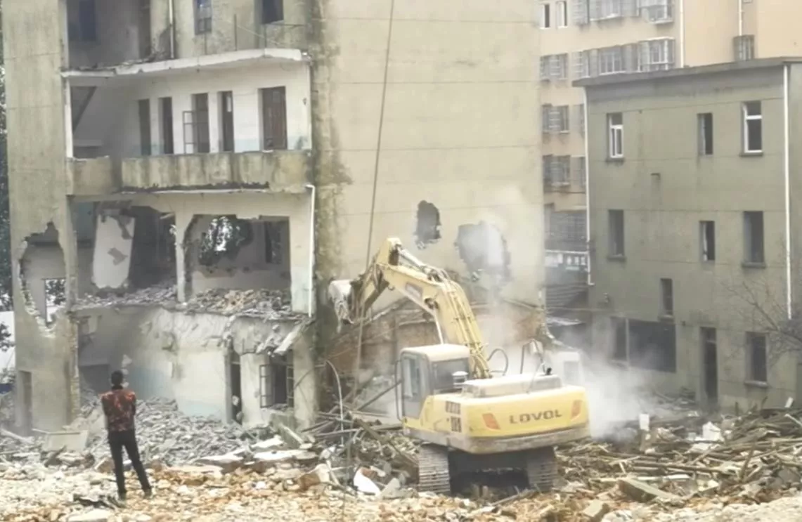 小區(qū)違建強拆要什么手續(xù)