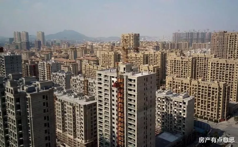 縣城里拆遷費(fèi)要比當(dāng)?shù)氐姆績(jī)r(jià)高嗎