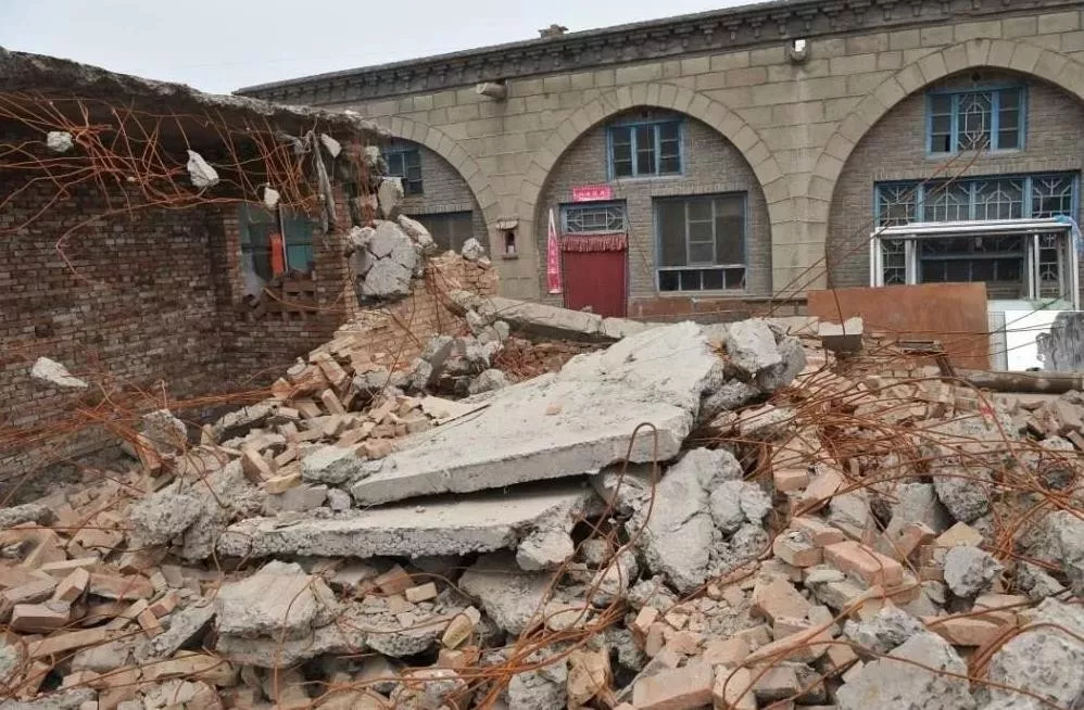 強拆違建不開門怎么辦