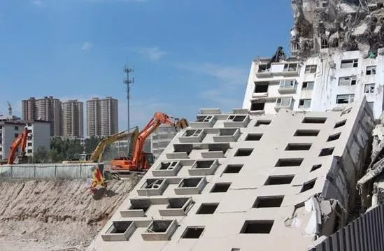 強拆廠棚房會叫停嗎