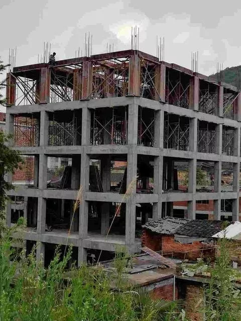 國家對違章建筑強拆怎么處理