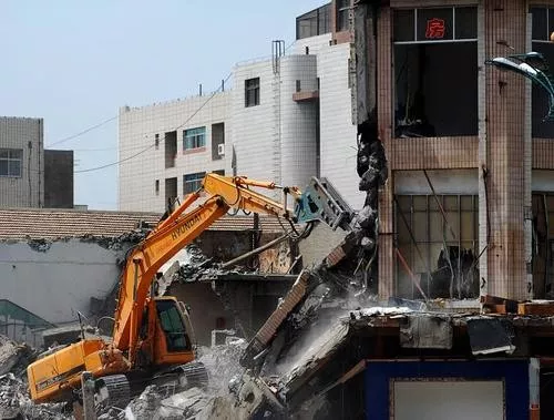 租地建房強拆甲方賠錢嗎