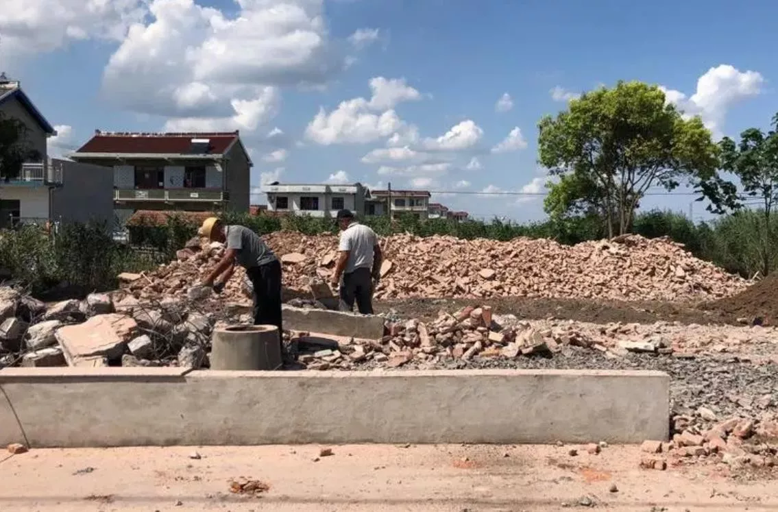 在父親宅基地建房拆遷怎么分