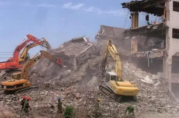 小區(qū)違章建筑要拆除嗎