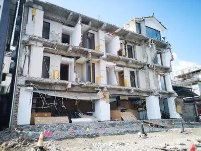 無證房和證件不齊全是違章建筑嗎