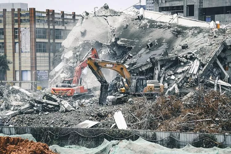 強(qiáng)拆違章建筑屬于什么行為