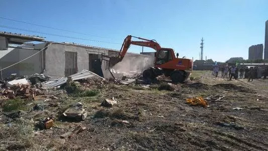 強(qiáng)拆違建房可以報(bào)警嗎