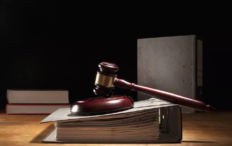 刑事案件法院能傳喚嗎